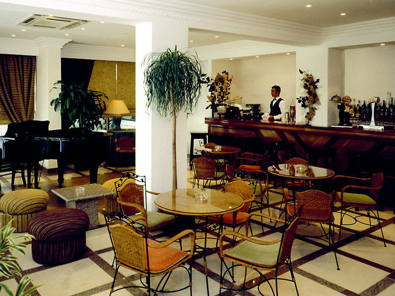 Hotel Indigo Albufeira By Ihg (Adults Only) Restaurant photo